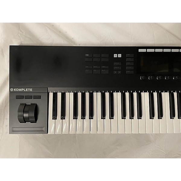 Used Native Instruments Used Native Instruments Komplete Kontrol S61 MK2 MIDI Controller