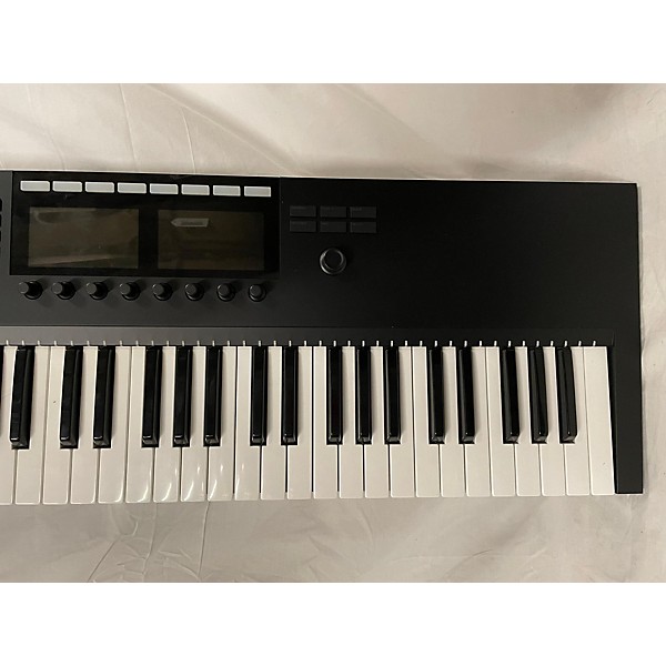 Used Native Instruments Used Native Instruments Komplete Kontrol S61 MK2 MIDI Controller