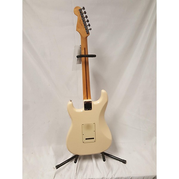 Used Fender Used Fender Player Stratocaster HSS Antique White Solid Body Electric Guitar