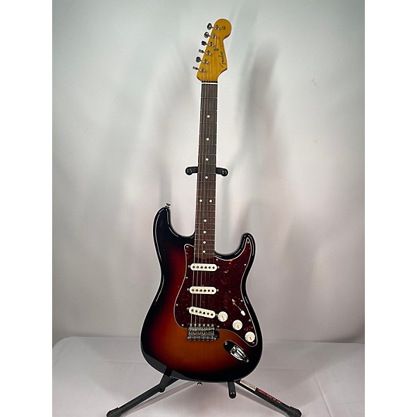 Used Fender Used 2014 Fender Artist Series John Mayer Stratocaster 3 Tone Sunburst Solid Body Electric Guitar