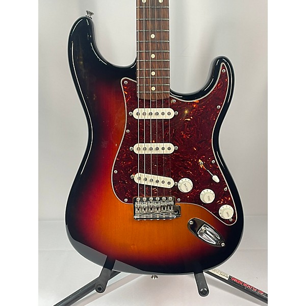 Used Fender Used 2014 Fender Artist Series John Mayer Stratocaster 3 Tone Sunburst Solid Body Electric Guitar