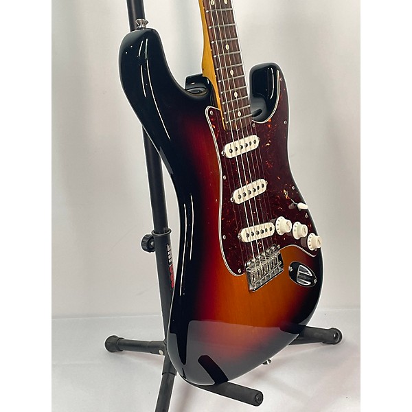 Used Fender Used 2014 Fender Artist Series John Mayer Stratocaster 3 Tone Sunburst Solid Body Electric Guitar