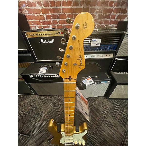 Used Fender Used Fender Lincoln Brewster Signature Stratocaster Gold Solid Body Electric Guitar