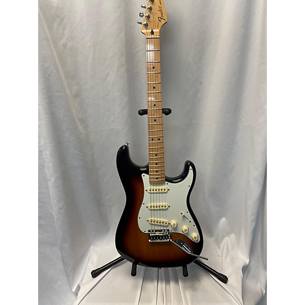 Used Fender Used Fender 920D STRATOCASTER 3 Color Sunburst Solid Body Electric Guitar