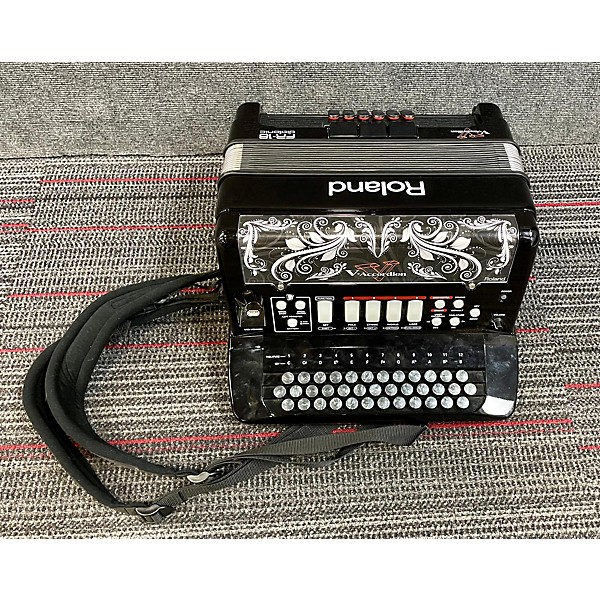 Used Roland FR18 Accordion