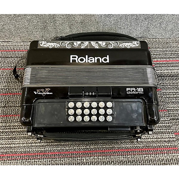 Used Roland FR18 Accordion