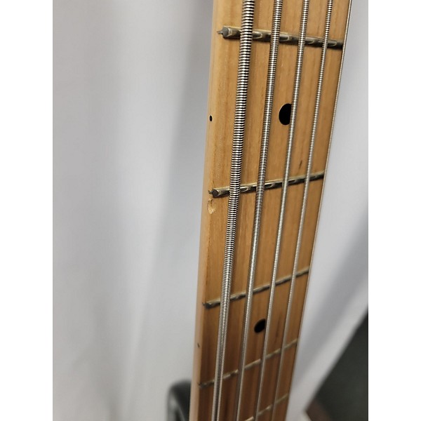 Used Peavey Used Peavey Foundation White Electric Bass Guitar