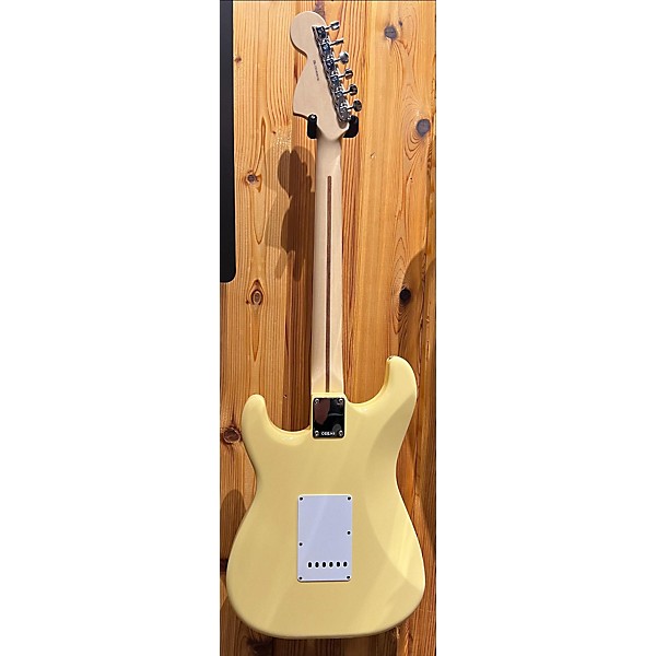 Used Fender Used 2024 Fender Artist Series Yngwie Malmsteen Stratocaster Vintage White Solid Body Electric Guitar