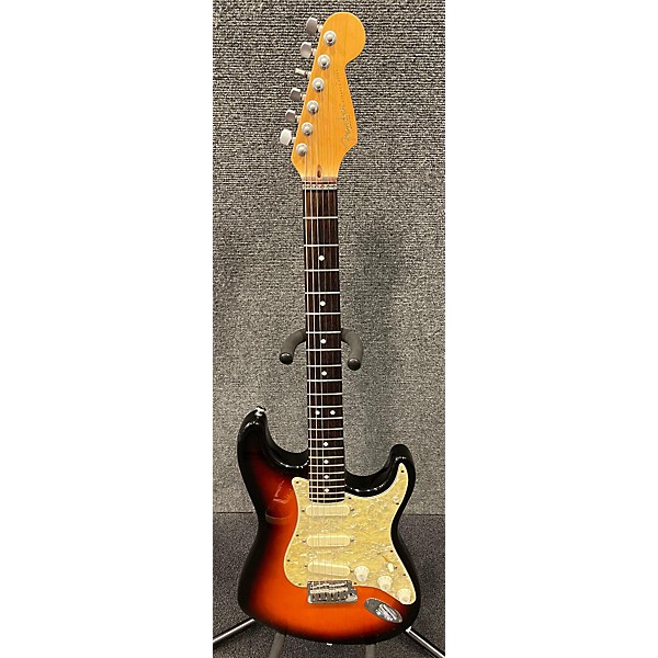 Used Fender Used 1996 Fender American Deluxe Stratocaster Plus 2 Tone Sunburst Solid Body Electric Guitar