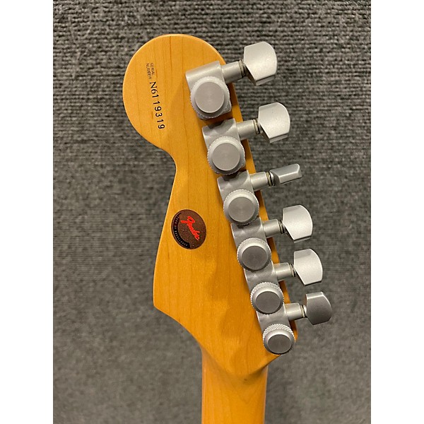 Used Fender Used 1996 Fender American Deluxe Stratocaster Plus 2 Tone Sunburst Solid Body Electric Guitar