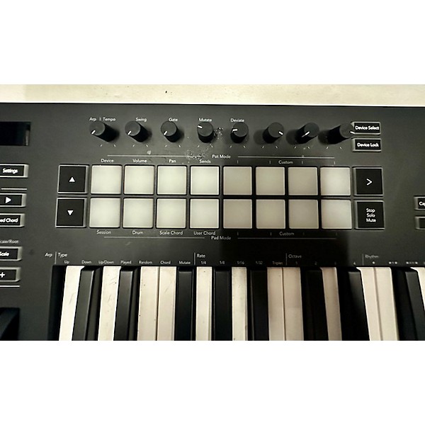 Used Novation Used Novation Launchkey 25 Key MIDI Controller