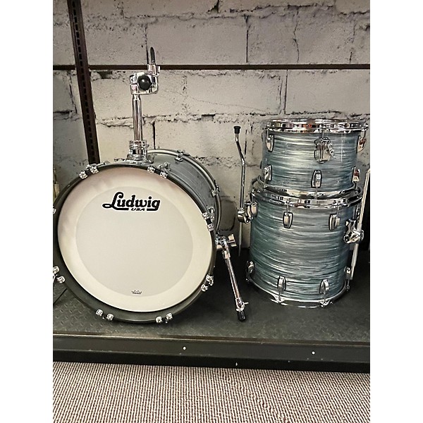 Used Ludwig Used 2022 Ludwig 3 piece Classic Maple VINTAGE BLUE OYSTER Drum Kit