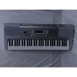 Used Yamaha Used Yamaha YPT-370 61-Key Portable Keyboard