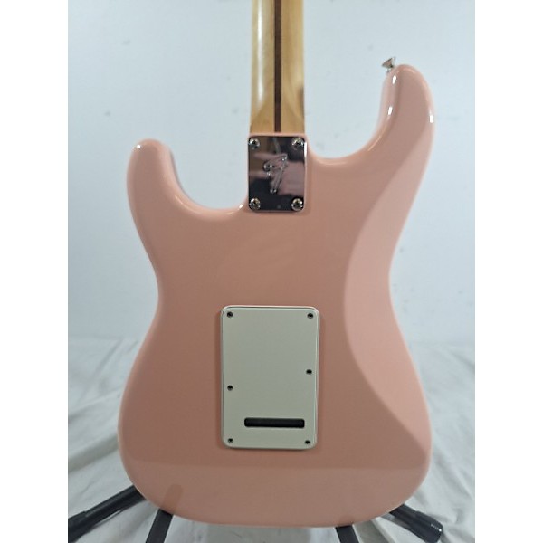 Used Fender Used Fender Player Stratocaster Shell Pink Solid Body Electric Guitar