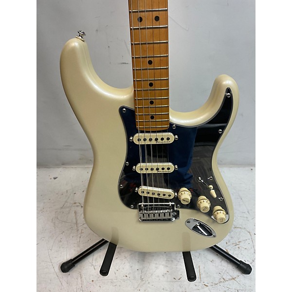 Used Fender Used 2021 Fender Player Plus Stratocaster White Solid Body Electric Guitar