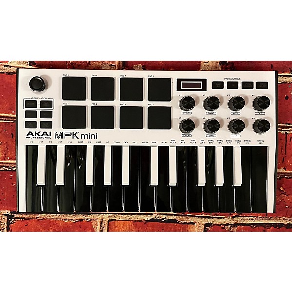 Used Akai Professional Used Akai Professional MPK Mini MIDI Controller