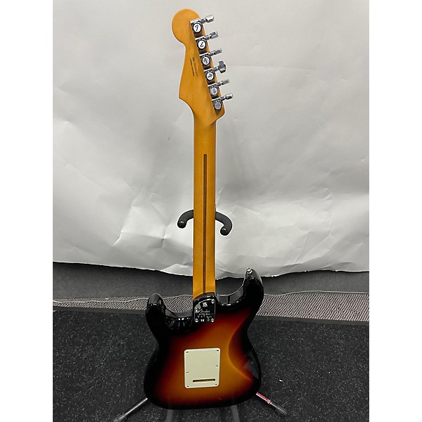 Used Fender Used 2022 Fender American Ultra Stratocaster Ultraburst Solid Body Electric Guitar