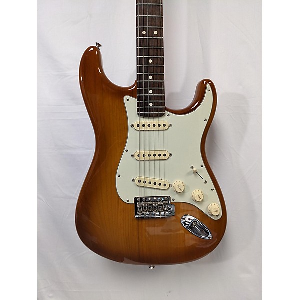 Used Fender Used Fender American Performer Stratocaster SSS Honey Burst Solid Body Electric Guitar