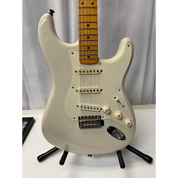 Used Fender Used Fender Artist Series Eric Johnson Stratocaster White Solid Body Electric Guitar