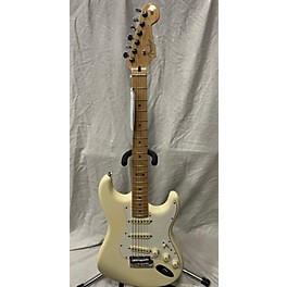 Used Fender Used Fender American Professional Stratocaster SSS Olympic White Solid Body Electric Guitar