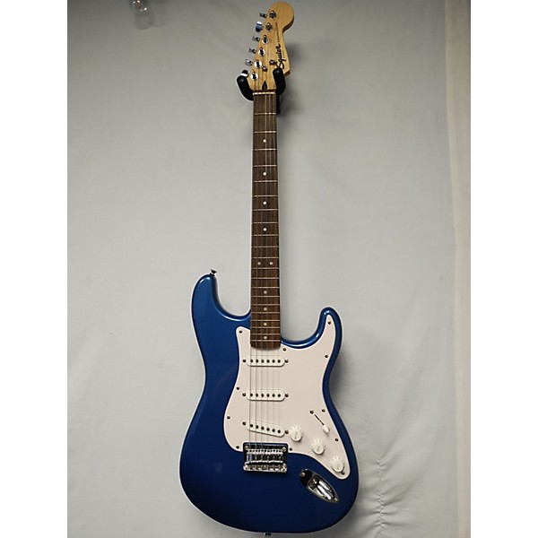 Used Squier Used Squier Bullet Stratocaster Hardtail Lake Placid Blue Solid Body Electric Guitar