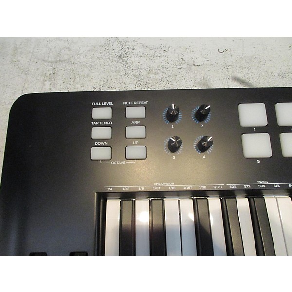 Used Alesis Used Alesis V25 25 Key MIDI Controller