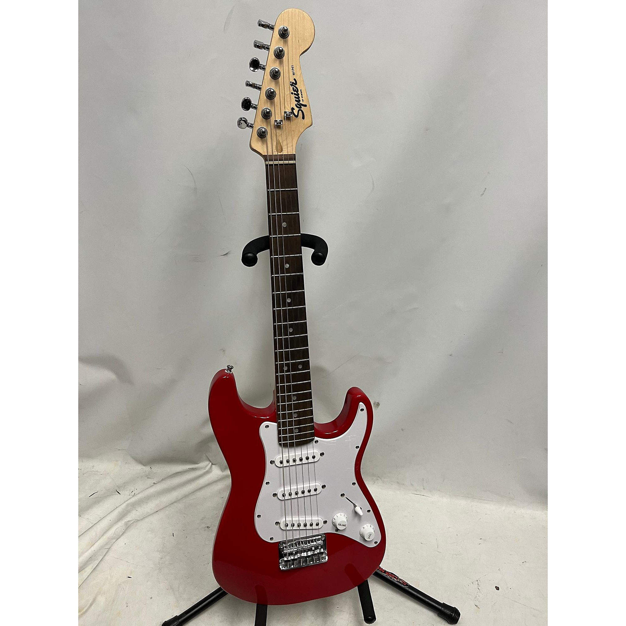 Used Squier Mini Affinity Stratocaster Electric Guitar Used Squier Mini Affinity Stratocaster Electric Guitar