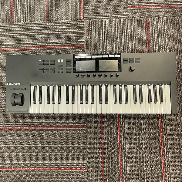 Used Native Instruments Used Native Instruments Komplete Kontrol S49 MK2 MIDI Controller