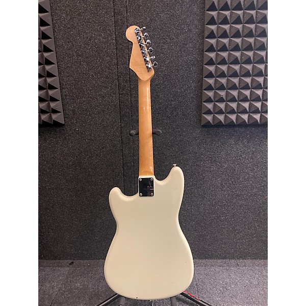 Used Fender Used Fender Duo Sonic White Solid Body Electric Guitar