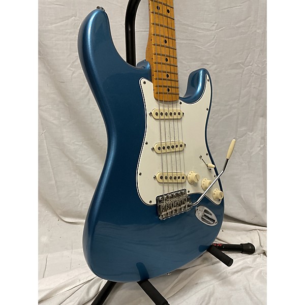 Used Fender Used 2023 Fender 1970s American Vintage Stratocaster Lake Placid Blue Solid Body Electric Guitar