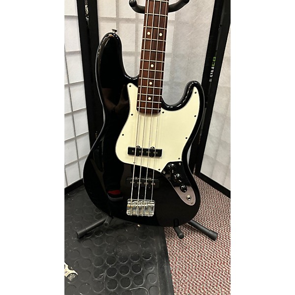 Used Fender Used 1996 Fender Standard Jazz Bass Black Electric Bass Guitar