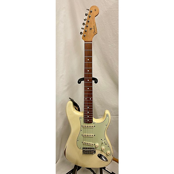 Used Used 2017 Fender Road Worn 1960S Stratocaster Vintage White Solid Body Electric Guitar