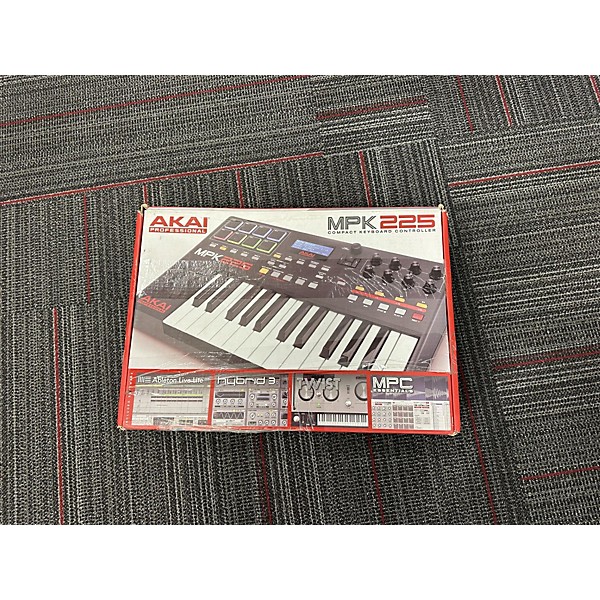 Used Akai Professional Used Akai Professional MPK225 25-Key MIDI Controller