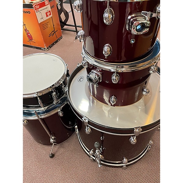 Used Pearl Used Pearl 5 piece Center Stage Red Sparkle Drum Kit