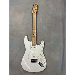 Used Fender Used 2018 Fender Player Stratocaster White Solid Body Electric Guitar