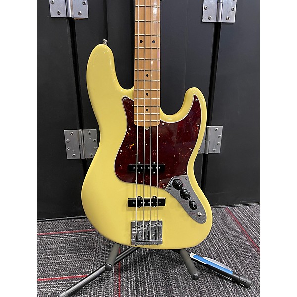 Used Fender Used Fender Player Plus Jazz Bass Buttercream Electric Bass Guitar