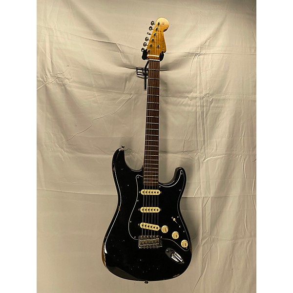 Used Fender Used 2017 Fender Custom Shop Limited Edition Relic Roasted Dual Mag Stratocaster Black Solid Body Electric Guitar