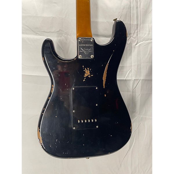 Used Fender Used 2017 Fender Custom Shop Limited Edition Relic Roasted Dual Mag Stratocaster Black Solid Body Electric Guitar