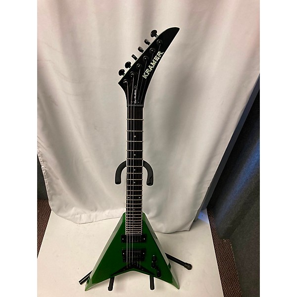 Used Kramer Used Kramer Dave Mustaine Vanguard Rust In Peace Flying V Alien Tech Green Solid Body Electric Guitar