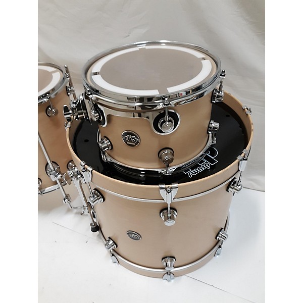 Used DW Performance Series Drum Kit