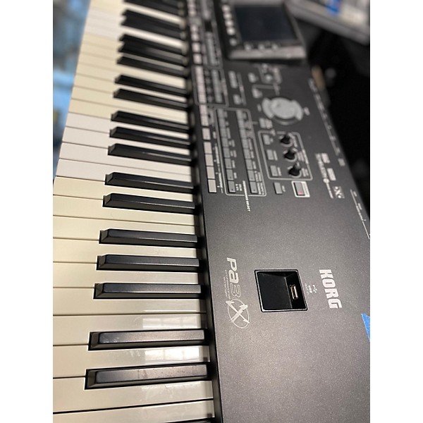 Used KORG PA3X 76 Key Keyboard Workstation