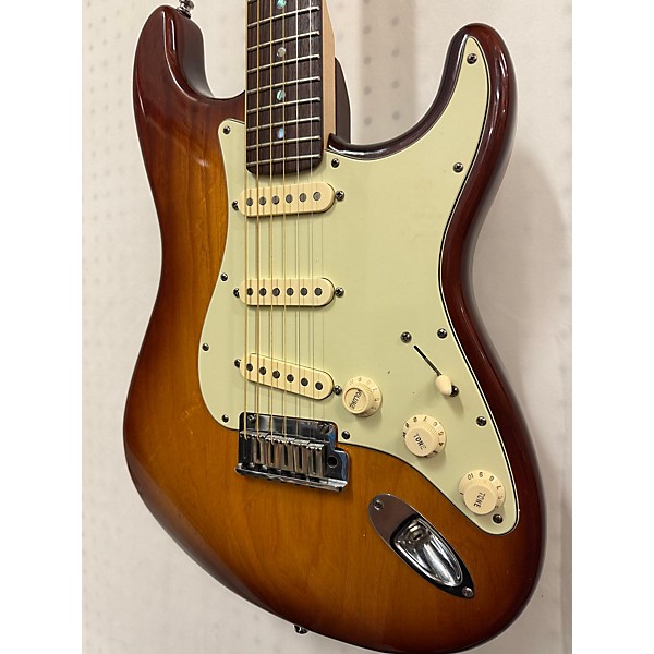 Used Fender Used 2008 Fender American Deluxe Ash Stratocaster Tobacco Sunburst Solid Body Electric Guitar