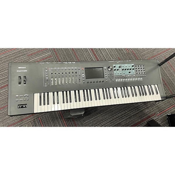 Used Roland Used Roland Fantom 7 Keyboard Workstation