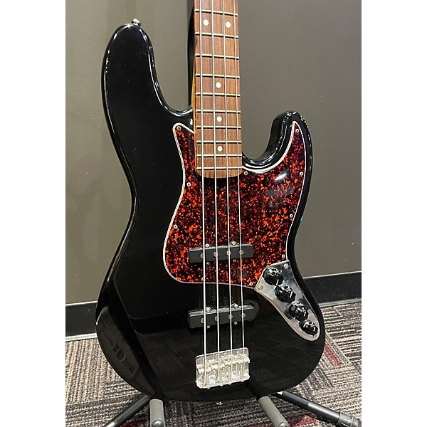 Used Fender Used Fender Deluxe Active Jazz Bass Black Electric Bass Guitar