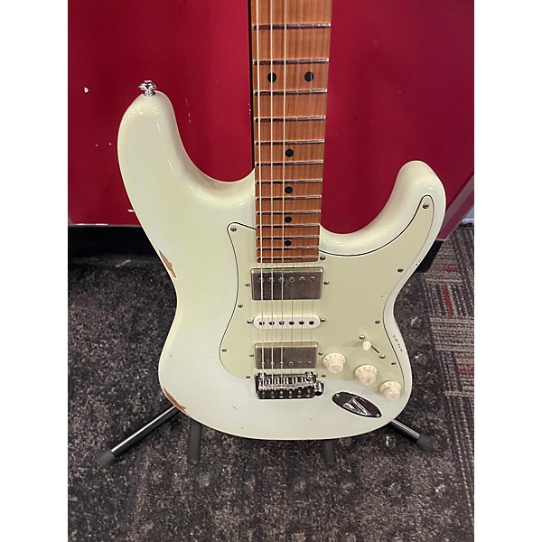 Used Suhr Used Suhr Ian Thornley Ss Classic Antique Sonic White Solid Body Electric Guitar