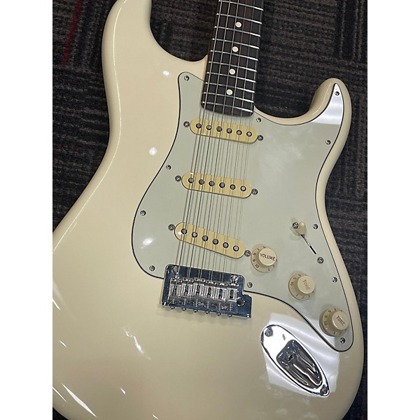 Used Fender Used Fender American Professional II Stratocaster Olympic White Solid Body Electric Guitar