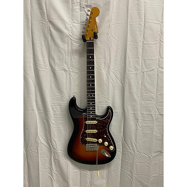 Used Squier Used Squier Classic Vibe 1960S Stratocaster 3 Color Sunburst Solid Body Electric Guitar