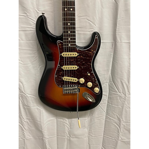 Used Squier Used Squier Classic Vibe 1960S Stratocaster 3 Color Sunburst Solid Body Electric Guitar