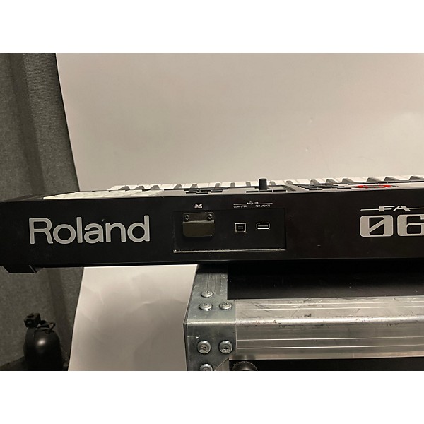 Used Roland Used Roland FA 06 Keyboard Workstation