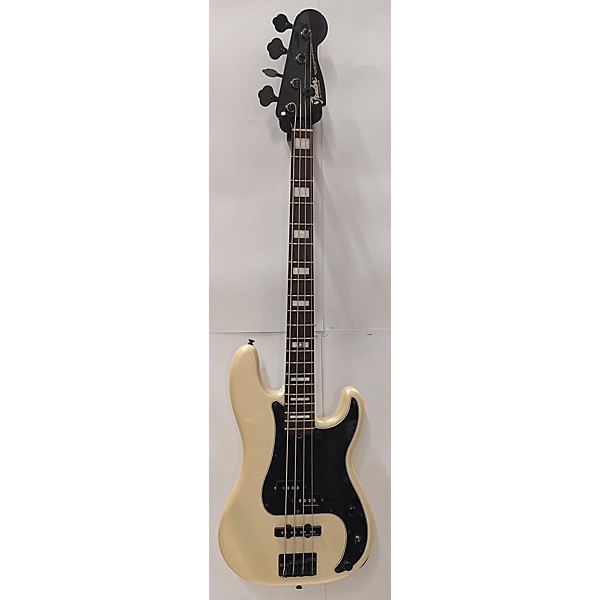 Used Fender Used Fender Duff McKagan Signature Bass White Pearl Electric Bass Guitar